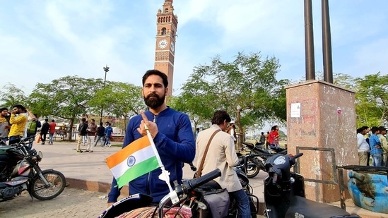 A voter shows his inked finger after casting vote in Lucknow(HT Photo) A voter shows his inked finger after casting vote in Lucknow