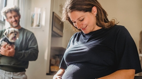 Jaggery helps reduce water retention: As water retention in pregnancy is common; eating jaggery can help combat this issue. The presence of moderate amounts of potassium and sodium in jaggery helps to maintain the electrolyte balance.(Pexels)