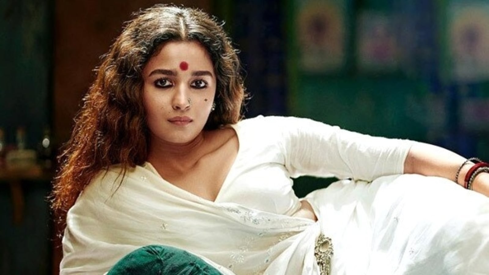 1599px x 900px - Gangubai Kathiawadi first reviews out, Alia Bhatt-starrer hailed for  'storytelling killer instinct', 'great cast' | Bollywood - Hindustan Times