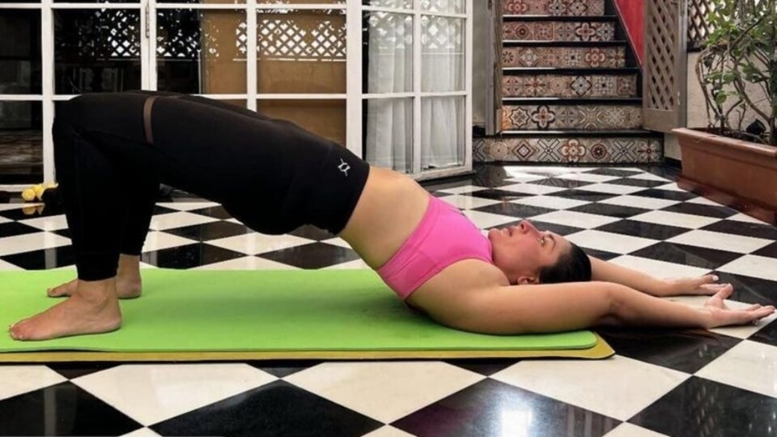 10 yoga asanas Kareena does everyday