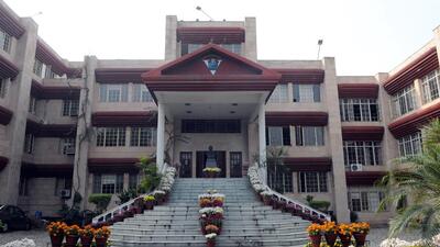 Vivek High School, Chandigarh, has been issued a show-cause notice over EWS reservations by the UT education department. (HT File) Vivek High School, Chandigarh, has been issued a show-cause notice over EWS reservations by the UT education department. (HT File)