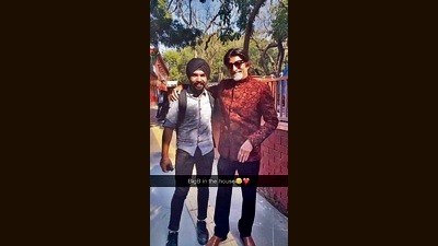 Students at Hansraj College were surprised to spot a mimicry artist on campus. Students at Hansraj College were surprised to spot a mimicry artist on campus.