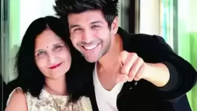 Kartik Aaryan with his mother Mala Tiwari. Kartik Aaryan with his mother Mala Tiwari.
