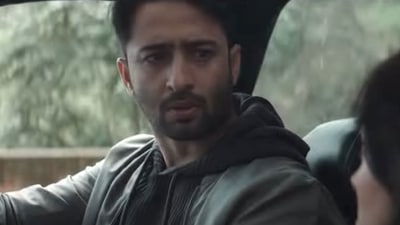 Shaheer Sheikh in a still from Yatri Kripaya Dhyaan De. Shaheer Sheikh in a still from Yatri Kripaya Dhyaan De.