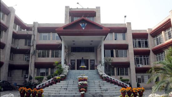 Vivek High School, Chandigarh, has been issued a show-cause notice over EWS reservations by the UT education department. (HT File)
