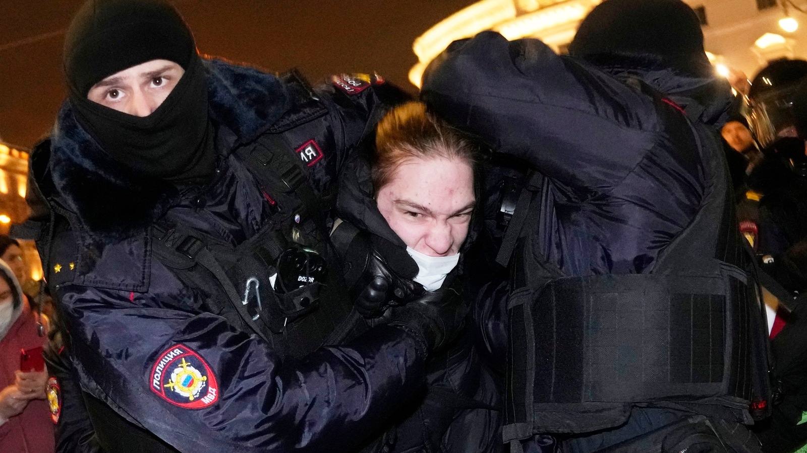 ‘No to war!’: Over 1,700 anti-war protesters detained in Russia after offensive