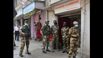 I-T sleuths reached Jadhav’s Mazgaon residence on Friday morning along with Central Reserve Police Force (CRPF) personnel and started searching the premises (Anshuman Poyrekar/HT PHOTO) I-T sleuths reached Jadhav’s Mazgaon residence on Friday morning along with Central Reserve Police Force (CRPF) personnel and started searching the premises (Anshuman Poyrekar/HT PHOTO)