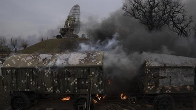 Ukraine-Russia Crisis: Smoke rises from an air defence base in the aftermath of an apparent Russian strike in Mariupol, Ukraine on Thursday. (AP PHOTO.) Ukraine-Russia Crisis: Smoke rises from an air defence base in the aftermath of an apparent Russian strike in Mariupol, Ukraine on Thursday. (AP PHOTO.)