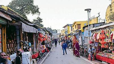 The Hanuman Garhi road in Ayodhya. (Ravinder Singh/HH Photo) The Hanuman Garhi road in Ayodhya. (Ravinder Singh/HH Photo)