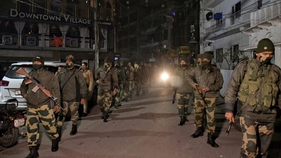 Security personnel patrolling at Hauz Khas village in New Delhi during night curfew early this year.&nbsp; (Ishant )