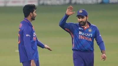 India's Venkatesh Iyer, left celebrates with India's captain Rohit Sharma the wicket of Sri Lanka's Chamika Karunaratne during the first Twenty20 international cricket match between India and Sri Lanka in Lucknow, India, Thursday, Feb. 24, 2022. (AP) India's Venkatesh Iyer, left celebrates with India's captain Rohit Sharma the wicket of Sri Lanka's Chamika Karunaratne during the first Twenty20 international cricket match between India and Sri Lanka in Lucknow, India, Thursday, Feb. 24, 2022. (AP)