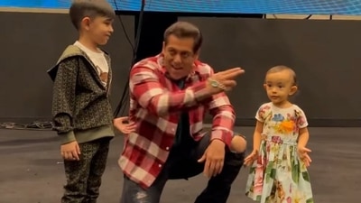 Salman Khan grooving with sister Arpita's kids Ayat and Ahil on the sidelines of the Da-Bangg Tour in Dubai. Salman Khan grooving with sister Arpita's kids Ayat and Ahil on the sidelines of the Da-Bangg Tour in Dubai.