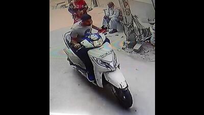 The CCTV grab of the snatcher, in Ludhiana on Friday. (Sourced)