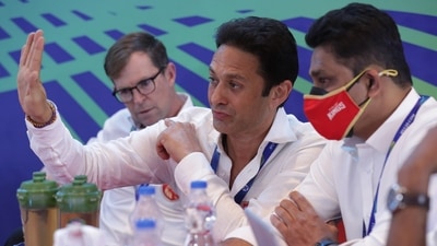 Ness Wadia during the IPL auction, with Anil Kumble (R) and Jonty Rhodes (R) (IPL)