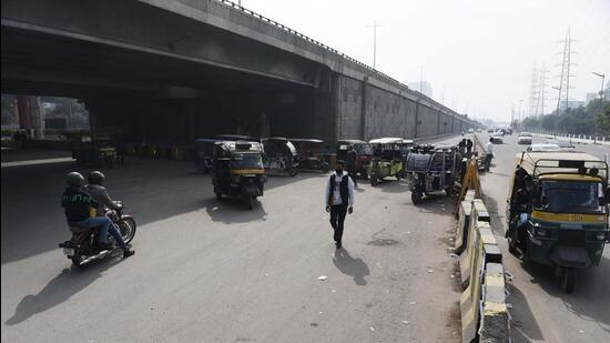 An exit at Shankar Chowk on the Delhi-Gurugram expressway, which will be closed for traffic from next month. (Vipin Kumar/HT photo) An exit at Shankar Chowk on the Delhi-Gurugram expressway, which will be closed for traffic from next month. (Vipin Kumar/HT photo)