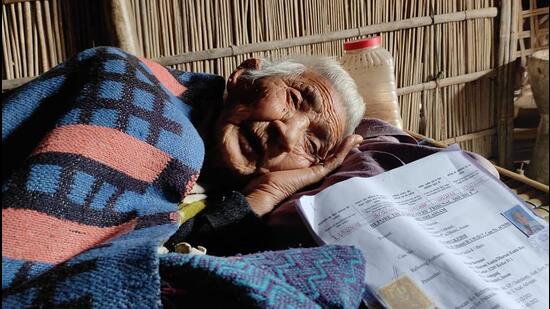 Ninety two-year-old Moyna Barmani was termed a D-Voter (doubtful voter) in 2007, and 11 years later (in 2018) a notice was served to her from Foreigners Tribunal-8 of Dhubri. (HT PHOTO.)