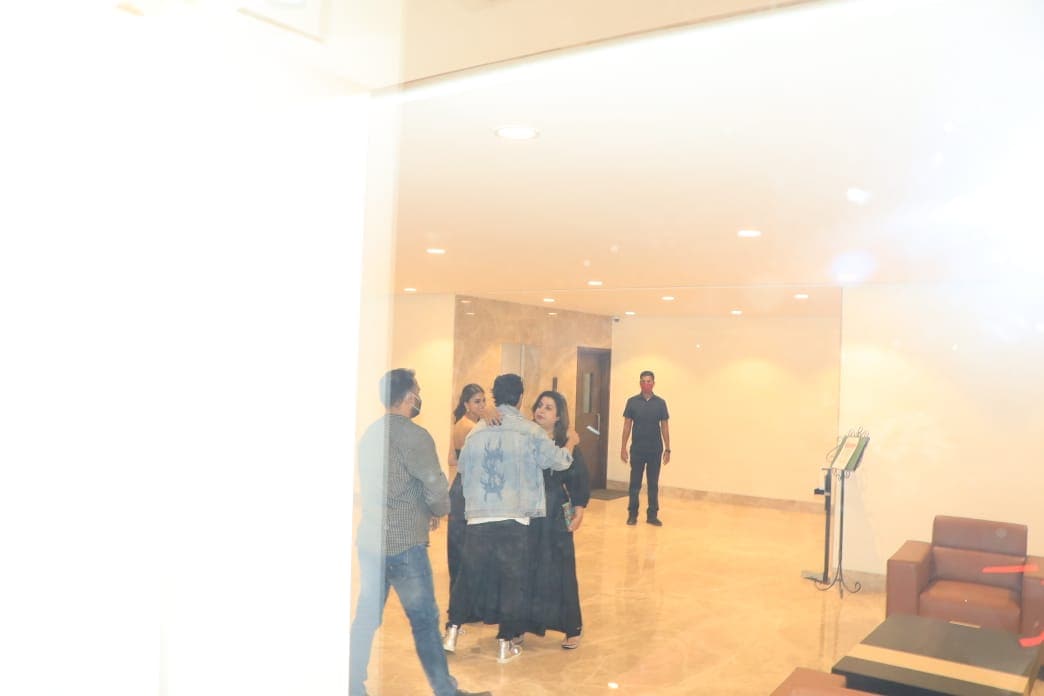 Farah Khan gives Aryan Khan a hug. (Varinder Chawla) Farah Khan gives Aryan Khan a hug. (Varinder Chawla)