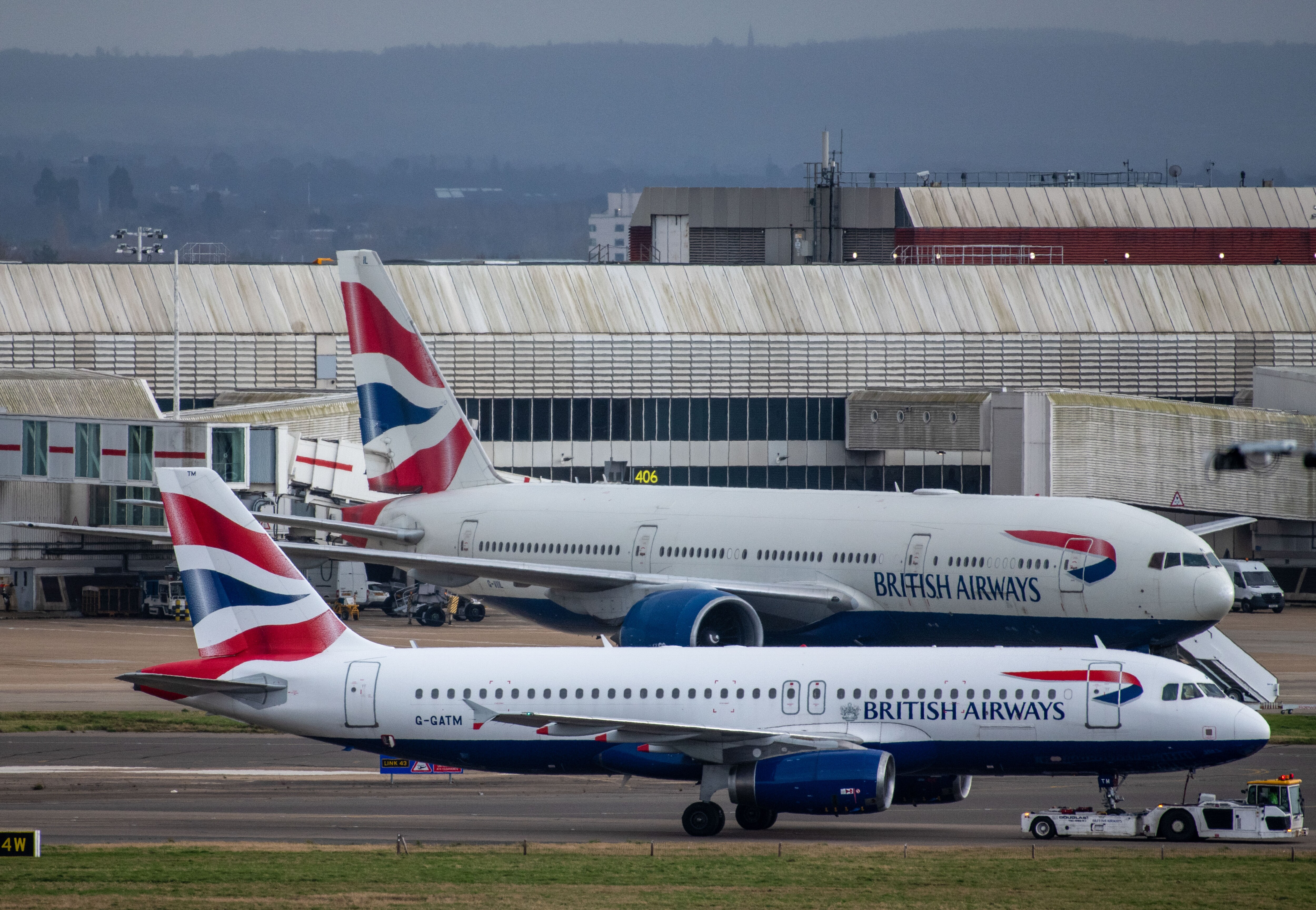 Russia has banned aircrafts “owned, leased or operated by an organisation” linked to or registered in Great Britian, from its airspace. (Photographer: Chris J. Ratcliffe/Bloomberg)