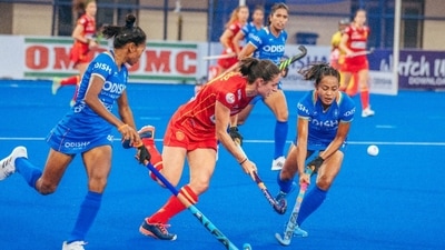 Indian women's hockey team in action against Spain (Twitter/OdishaSports)
