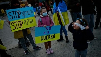Ukrainian residents protest during demonstration against Russia's invasion of Ukraine, in Pamplona, northern Spain, Saturday, Jan. 26, 2022. (AP) Ukrainian residents protest during demonstration against Russia's invasion of Ukraine, in Pamplona, northern Spain, Saturday, Jan. 26, 2022. (AP)