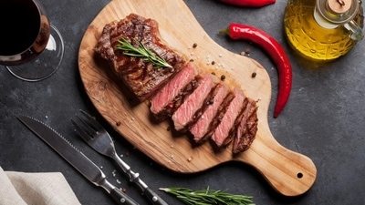 Low-meat, meat-free diets associated with lower cancer risk, finds study (Shutterstock) Low-meat, meat-free diets associated with lower cancer risk, finds study (Shutterstock)