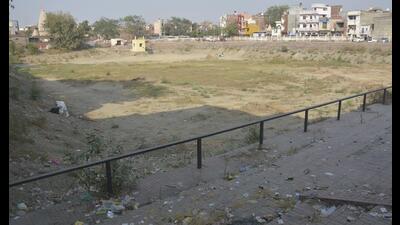 Like Pakka Talab (in pic) in Balupura, several ponds have dried up in the city over the past few years. (HT archive) Like Pakka Talab (in pic) in Balupura, several ponds have dried up in the city over the past few years. (HT archive)