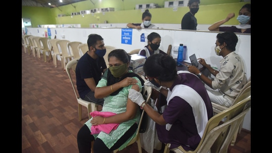 Booster doses for senior citizens and frontline workers were opened on January 10. (Vijay Bate/HT Photo)