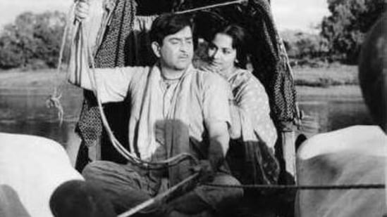 Waheeda Rehman and Raj Kapoor featured in Teesri Kasam.