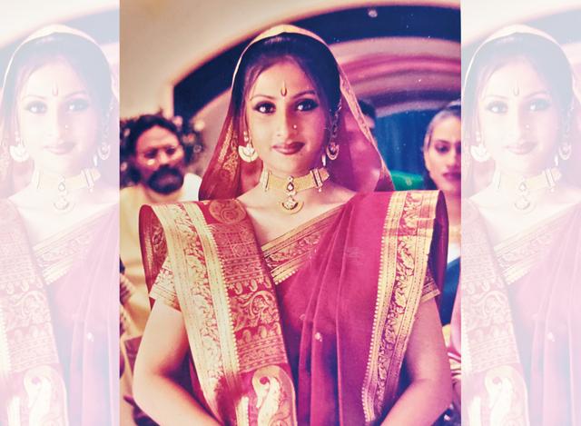 As Komolika on the sets of Kasautii Zindagi Kay As Komolika on the sets of Kasautii Zindagi Kay