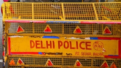 Police identified the arrested men as Kuldeep alias Lala, a 35-year-old resident of Regarpura in central Delhi’s Karol Bagh and the receiver of stolen cellphones, and Satnam Singh,24, and Suraj Dutt, 23-- two alleged snatchers from south Delhi’s Sangam Vihar. (Representational image/HT Photo) Police identified the arrested men as Kuldeep alias Lala, a 35-year-old resident of Regarpura in central Delhi’s Karol Bagh and the receiver of stolen cellphones, and Satnam Singh,24, and Suraj Dutt, 23-- two alleged snatchers from south Delhi’s Sangam Vihar. (Representational image/HT Photo)