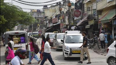 The study showed that the MB Road-Saket Mandir Marg junction sees 162,474 passenger cars per day, while the Lal Bahadur Shastri Marg junction gets 105,541 vehicles. Meanwhile, the MB Road and Guru Ravidas Marg junction gets 130,398 vehicles a day, and the junction with Maa Anandmayee Marg sees 109,911 vehicles every day. (Representative image/HT Archive) The study showed that the MB Road-Saket Mandir Marg junction sees 162,474 passenger cars per day, while the Lal Bahadur Shastri Marg junction gets 105,541 vehicles. Meanwhile, the MB Road and Guru Ravidas Marg junction gets 130,398 vehicles a day, and the junction with Maa Anandmayee Marg sees 109,911 vehicles every day. (Representative image/HT Archive)