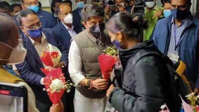 The students evacuated from Ukraine were welcomed by Civil aviation minister Jyotiraditya Scindia at Delhi’s Indira Gandhi International Airport on Sunday. (PTI) The students evacuated from Ukraine were welcomed by Civil aviation minister Jyotiraditya Scindia at Delhi’s Indira Gandhi International Airport on Sunday. (PTI)