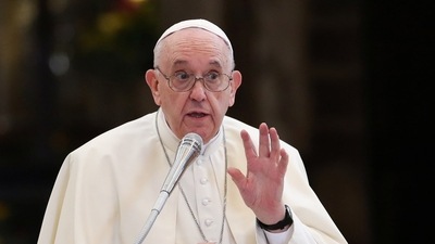 Francis said his "heart is broken" and suggested a day of prayer and fasting for peace on Wednesday. (File photo- Reuters)