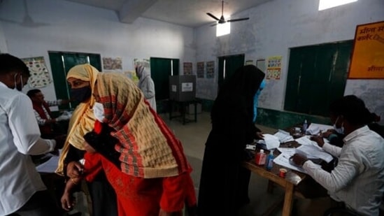 Kaushambi recorded 11.40 per cent till 9 am, the highest polling percentage, followed by Shrawasti with 9.67 per cent and Ayodhya with 9.44 per cent.(AP)