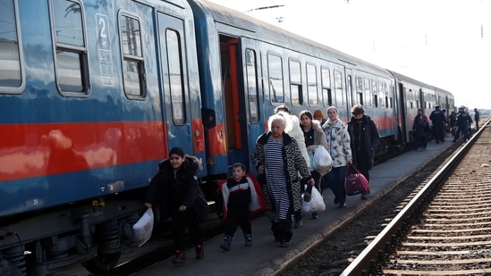 People fleeing from Ukraine to Hungary arrive at the train station in Zahony, Hungary. (File photo- REUTERS)