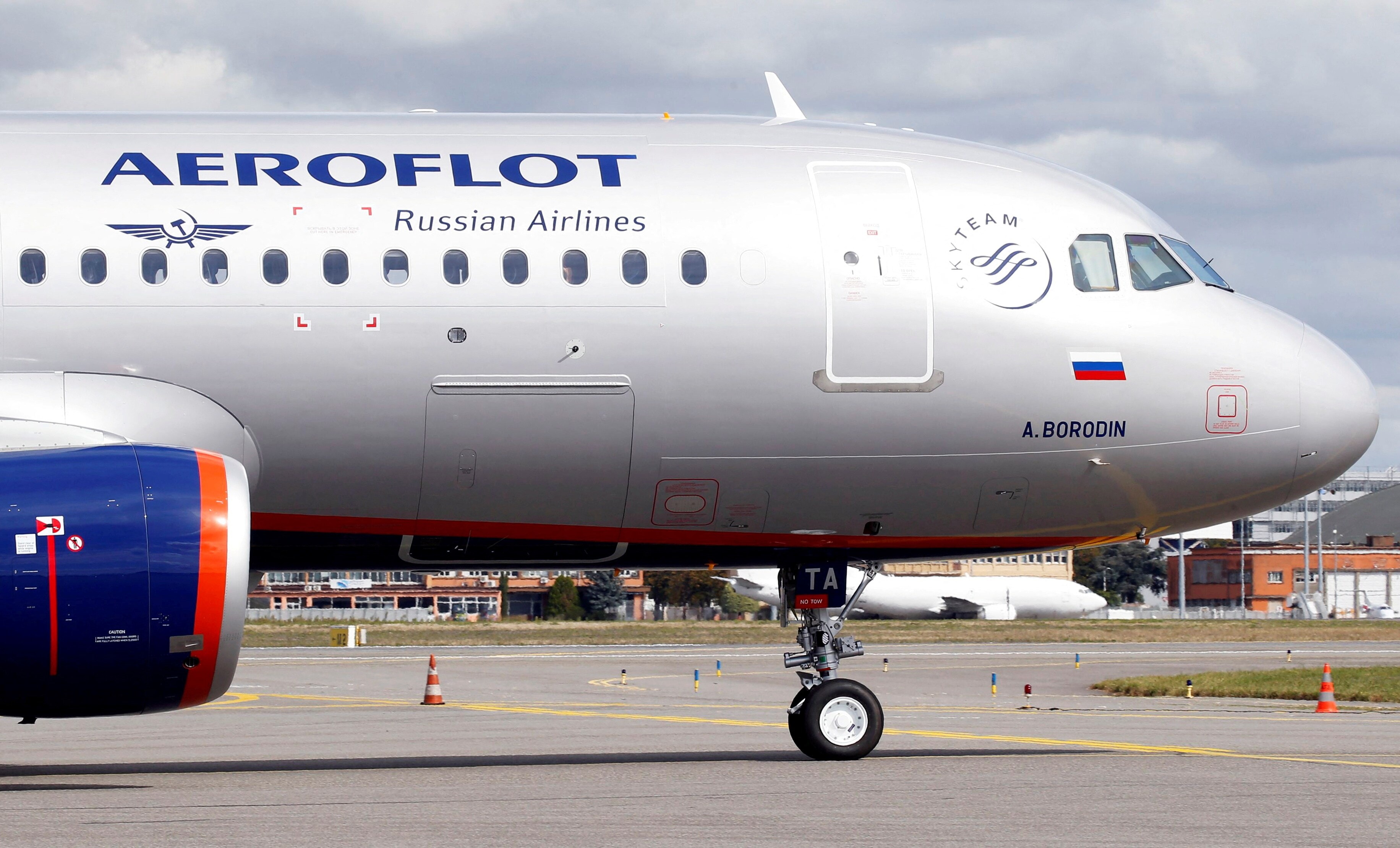 On Thursday, the UK banned Russia's flagship airline Aeroflot from its airspace, and in response, Russia banned all British Airlines from its airspace the day after. (REUTERS/Regis Duvignau/File Photo)