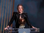 FC Barcelona's Alexia Putellas with the women's Ballon d'Or award.
