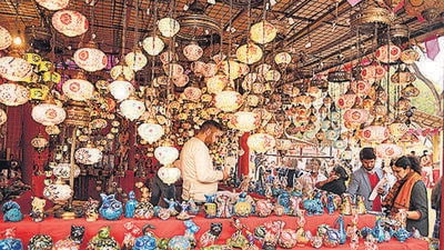 The 35th edition of the annual crafts fair this year will have 1,100 stalls and around 35 countries will be participating. (Parveen Kumar/HT ARCHIVE) The 35th edition of the annual crafts fair this year will have 1,100 stalls and around 35 countries will be participating. (Parveen Kumar/HT ARCHIVE)