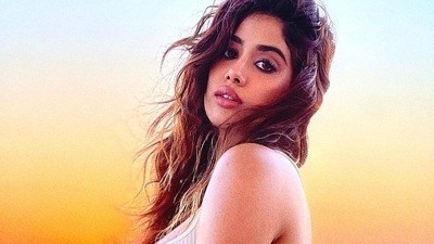 If you want to look sultry with minimal efforts, take fashion inspiration from Bollywood actor Janhvi Kapoor as she channels her inner sass and slays the street style trend in sultry crop top and jeans. (Instagram/janhvikapoor) If you want to look sultry with minimal efforts, take fashion inspiration from Bollywood actor Janhvi Kapoor as she channels her inner sass and slays the street style trend in sultry crop top and jeans. (Instagram/janhvikapoor)