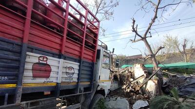 One of the injured men, Jivan, was sleeping when the truck rammed into the shanty. Initially, he assumed that slabs from thePakhowal Road flyover in Ludhiana had fallen on the shanty. (HT Photo) One of the injured men, Jivan, was sleeping when the truck rammed into the shanty. Initially, he assumed that slabs from thePakhowal Road flyover in Ludhiana had fallen on the shanty. (HT Photo)