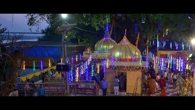 A decked-up Mankameshwar temple of Lord Shiva in Prayagraj on the eve of Maha Shivratri on Monday. (Anil Kumar Maurya/HT) A decked-up Mankameshwar temple of Lord Shiva in Prayagraj on the eve of Maha Shivratri on Monday. (Anil Kumar Maurya/HT)