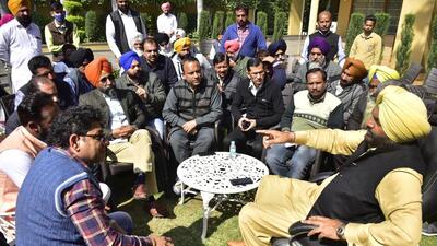 Member of Parliament Gurjeet Singh Aujla (R) with family members of students from Punjab who are stranded in Ukraine, in Amritsar on Monday. (Sameer Sehgal /HT) Member of Parliament Gurjeet Singh Aujla (R) with family members of students from Punjab who are stranded in Ukraine, in Amritsar on Monday. (Sameer Sehgal /HT)