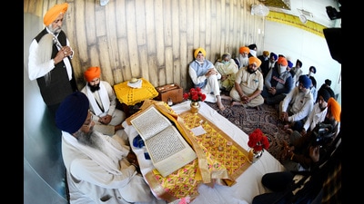 Delhi Sikh Gurudwara Management Committee members organising Akhand Path for safe return of Indian nationals from Ukraine at Gurdwara Bangla Sahib in New Delhi on Monday. (ANI) Delhi Sikh Gurudwara Management Committee members organising Akhand Path for safe return of Indian nationals from Ukraine at Gurdwara Bangla Sahib in New Delhi on Monday. (ANI)