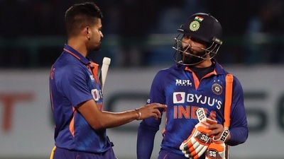 Ravindra Jadeja and Shreyas Iyer return to pavilion after 2nd T20I against Sri Lanka (ANI) Ravindra Jadeja and Shreyas Iyer return to pavilion after 2nd T20I against Sri Lanka (ANI)