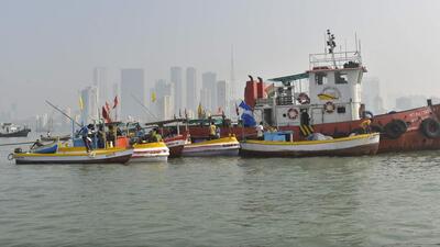 Thakurdesai concludes that the construction of pillars will increase the turbulence in the area, particularly in the shallow, precarious navigation route leading from Cleveland Bunder into the sea (Anshuman Poyrekar/HT Photo) Thakurdesai concludes that the construction of pillars will increase the turbulence in the area, particularly in the shallow, precarious navigation route leading from Cleveland Bunder into the sea (Anshuman Poyrekar/HT Photo)