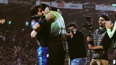 Shaheen Afridi hugs Mohammad Rizwan after Lahore Qalandars' PSL title win