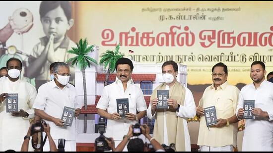 Congress leader Rahul Gandhi releases Tamil Nadu chief minister M.K. Stalin’s autobiography ‘Ungalil Oruvan in Chennai on Monady. Kerala chief minister Pinarayi Vijayan and Rashtriya Lok Dal leader Tejashwi Yadav are present at the function. (PTI)