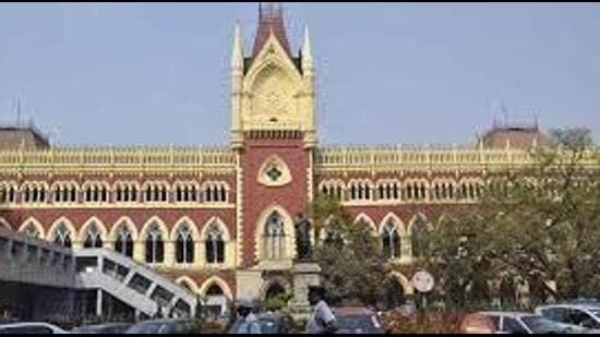 The Calcutta high court on Monday ordered the Central Bureau of Investigation to probe the alleged illegal appointment of assistant teachers in West Bengal. (HT PHOTO.)