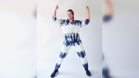 Huma Qureshi gave some dance poses as she flaunted her stylish comfy attire(Instagram/@iamhumaq)