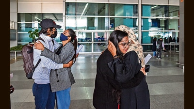 Stranded Indian students in Ukraine, reunited with their family upon arrival at Indira Gandhi International Airport, in New Delhi, India, on Tuesday. (Hindustan Times) Stranded Indian students in Ukraine, reunited with their family upon arrival at Indira Gandhi International Airport, in New Delhi, India, on Tuesday. (Hindustan Times)
